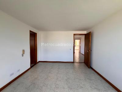 Apartamento de 4 alcobas en venta en El Poblado, Medellín, 194 m² · foto 8 de 17
