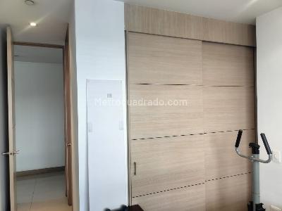 Apartamento de 3 alcobas en venta en El Poblado, Medellín, 148 m² · foto 17 de 18