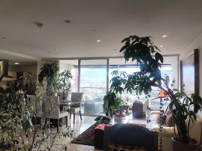 Apartamento de 3 alcobas en venta en El Poblado, Medellín, 148 m² · foto 2 de 18