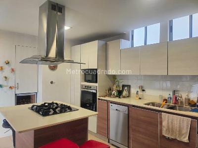 Apartamento de 3 alcobas en venta en El Poblado, Medellín, 148 m² · foto 7 de 18
