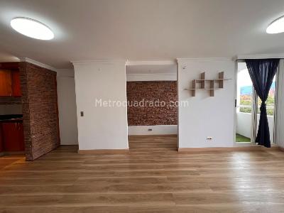 Apartamento en arriendo en El Poblado, Medellín · foto 3 de 13