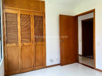 Apartamento de 3 alcobas en arriendo en El Diamante No. 2, Medellín, 115 m² · foto 11 de 18