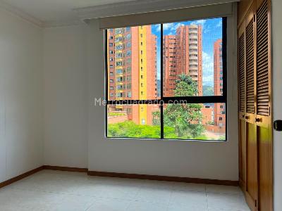 Apartamento de 3 alcobas en arriendo en El Diamante No. 2, Medellín, 115 m² · foto 16 de 18