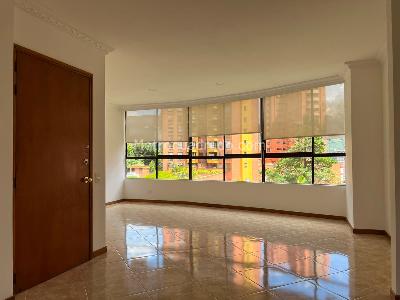 Apartamento de 3 alcobas en arriendo en El Diamante No. 2, Medellín, 115 m² · foto 2 de 18