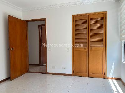 Apartamento de 3 alcobas en arriendo en El Diamante No. 2, Medellín, 115 m² · foto 9 de 18