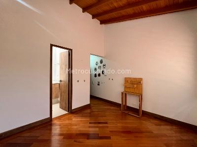 Casa de 4 alcobas en venta en El Poblado, Medellín, 300 m² · foto 15 de 20