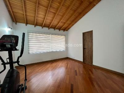 Casa de 4 alcobas en venta en El Poblado, Medellín, 300 m² · foto 17 de 20