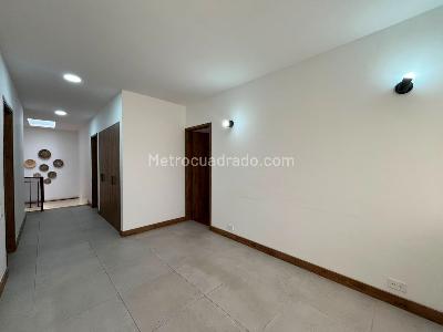 Casa de 4 alcobas en venta en El Poblado, Medellín, 300 m² · foto 9 de 20