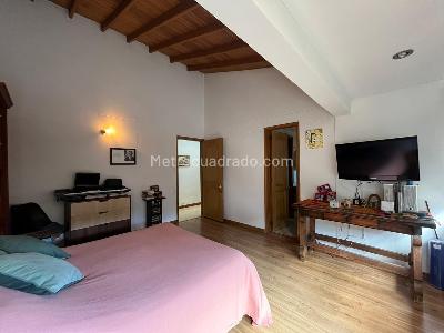 Casa de 3 alcobas en venta en El Poblado, Medellín, 260 m² · foto 13 de 20