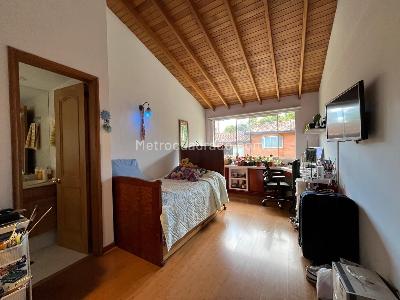 Casa de 3 alcobas en venta en El Poblado, Medellín, 260 m² · foto 14 de 20