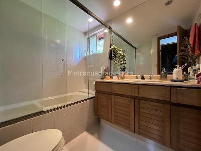Casa de 3 alcobas en venta en El Poblado, Medellín, 260 m² · foto 18 de 20