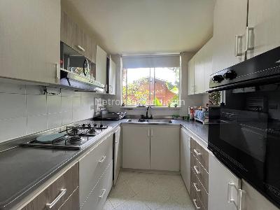 Casa de 3 alcobas en venta en El Poblado, Medellín, 260 m² · foto 8 de 20