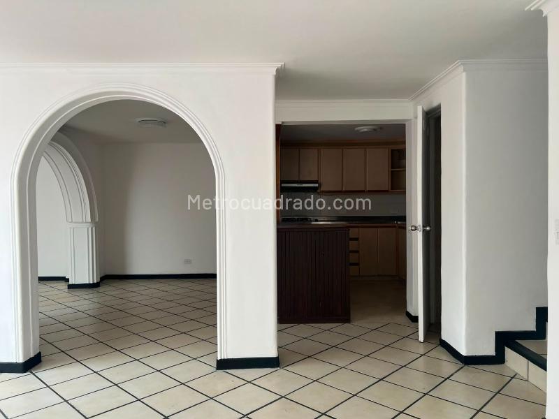 Casa en arriendo en Envigado (Conjunto Cerrado) - 5