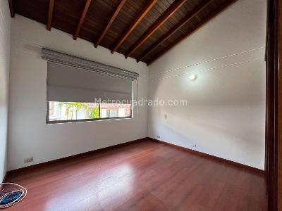 Casa de 3 alcobas en venta en Envigado, Envigado, 218 m² · foto 15 de 20