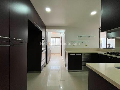 Casa de 3 alcobas en venta en Envigado, Envigado, 218 m² · foto 7 de 20