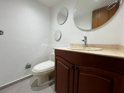 Apartamento de 3 alcobas en venta en El Poblado, Medellín, 156 m² · foto 13 de 14