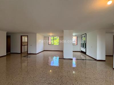 Apartamento de 3 alcobas en venta en El Poblado, Medellín, 156 m² · foto 2 de 14