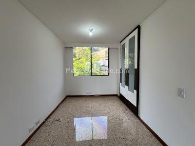 Apartamento de 3 alcobas en venta en El Poblado, Medellín, 156 m² · foto 3 de 14