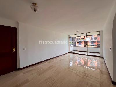 Apartamento en venta en El Poblado, Medellín · foto 3 de 12