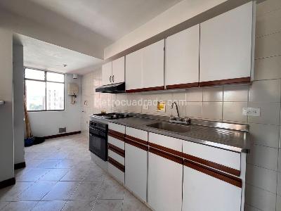 Apartamento en venta en El Poblado, Medellín · foto 5 de 12
