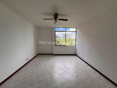 Apartamento en venta en El Poblado, Medellín · foto 9 de 12