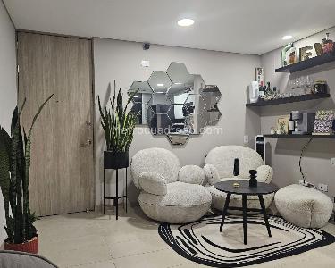 Apartamento de 3 alcobas en venta en Sabaneta, Sabaneta, 66 m² · foto 3 de 11