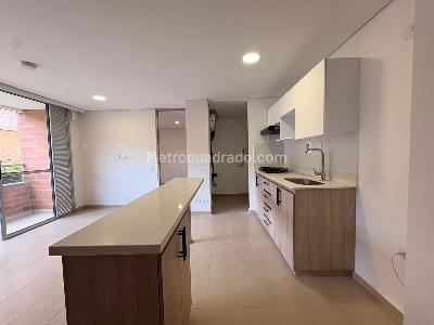 Apartamento de 2 alcobas en venta en Sabaneta, Sabaneta, 59 m² · foto 6 de 14