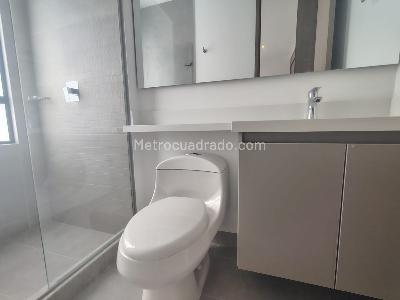 Apartamento de 2 alcobas en arriendo en El Poblado, Medellín, 105 m² · foto 17 de 18