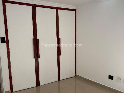 Apartamento de 3 alcobas en arriendo en Las Lomas, Medellín, 110 m² · foto 10 de 12