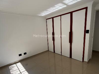 Apartamento de 3 alcobas en arriendo en Las Lomas, Medellín, 110 m² · foto 8 de 12