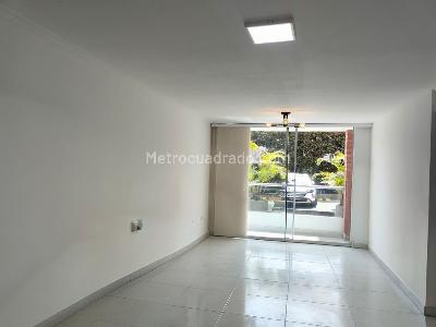 Apartamento de 3 alcobas en arriendo en El Poblado, Medellín, 88 m² · foto 2 de 19
