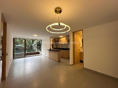 Apartamento en arriendo en El Poblado, Medellín · foto 2 de 16