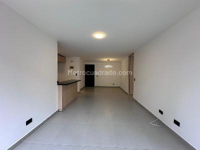 Apartamento en arriendo en El Poblado, Medellín · foto 3 de 16