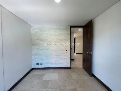 Apartamento de 3 alcobas en arriendo en El Poblado, Medellín, 130 m² · foto 10 de 18