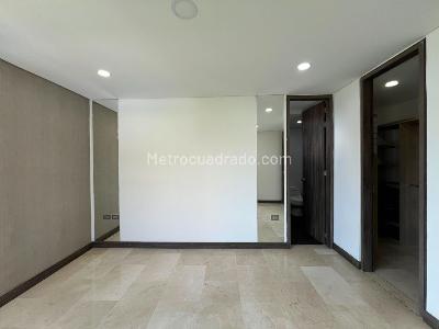 Apartamento de 3 alcobas en arriendo en El Poblado, Medellín, 130 m² · foto 14 de 18