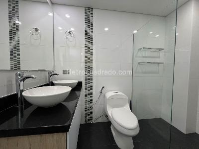 Apartamento de 3 alcobas en arriendo en El Poblado, Medellín, 130 m² · foto 15 de 18