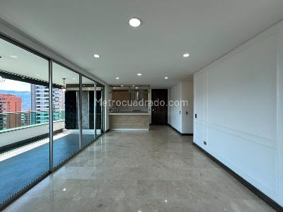 Apartamento de 3 alcobas en arriendo en El Poblado, Medellín, 130 m² · foto 2 de 18