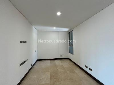 Apartamento de 3 alcobas en arriendo en El Poblado, Medellín, 130 m² · foto 5 de 18