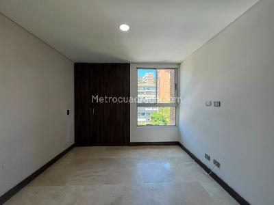 Apartamento de 3 alcobas en arriendo en El Poblado, Medellín, 130 m² · foto 7 de 18