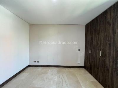 Apartamento de 3 alcobas en arriendo en El Poblado, Medellín, 130 m² · foto 8 de 18