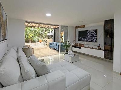Casa en arriendo en El Poblado, Medellín · foto 3 de 16