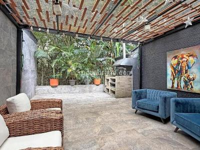 Casa en arriendo en El Poblado, Medellín · foto 14 de 16