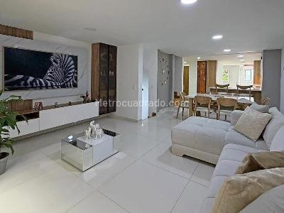 Casa en arriendo en El Poblado, Medellín · foto 2 de 16