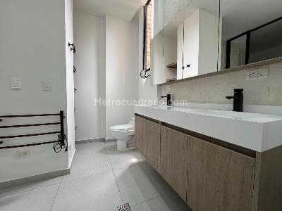 Apartamento en arriendo en El Poblado, Medellín · foto 16 de 17