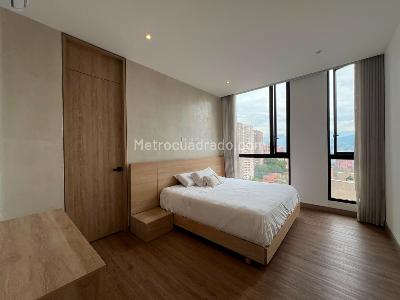 Apartamento de 3 alcobas en arriendo en El Poblado, Medellín, 242 m² · foto 11 de 17