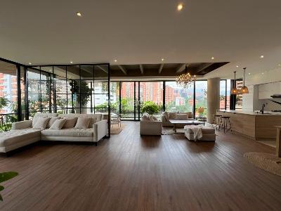 Apartamento de 3 alcobas en arriendo en El Poblado, Medellín, 242 m² · foto 2 de 17