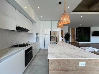 Apartamento de 3 alcobas en arriendo en El Poblado, Medellín, 242 m² · foto 5 de 17