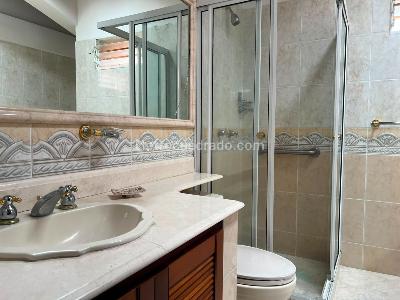 Casa de 4 alcobas en venta en Envigado, Envigado, 219 m² · foto 17 de 20