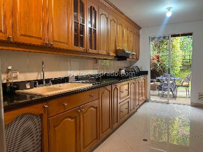 Casa de 4 alcobas en venta en Envigado, Envigado, 219 m² · foto 5 de 20