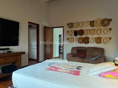 Casa de 4 alcobas en venta en Envigado, Envigado, 219 m² · foto 8 de 20
